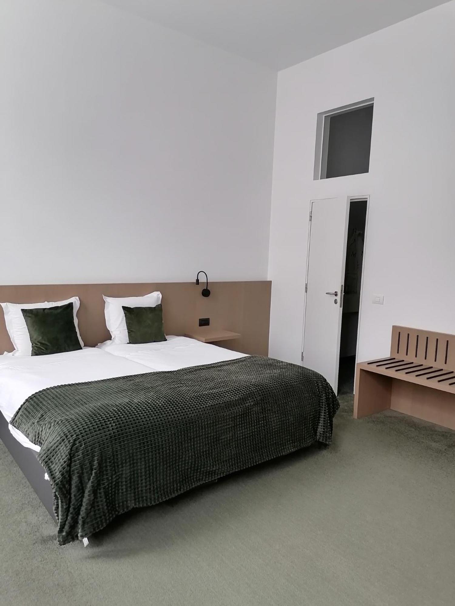 קורטרייק Hotel Messeyne מראה חיצוני תמונה